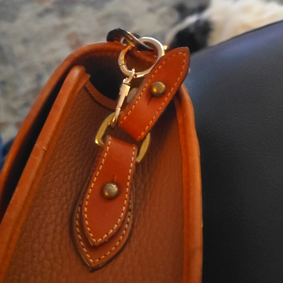 Dooney and Bourke AWL mini  Essex Crossbody Bag Peanut - Picture 10 of 16